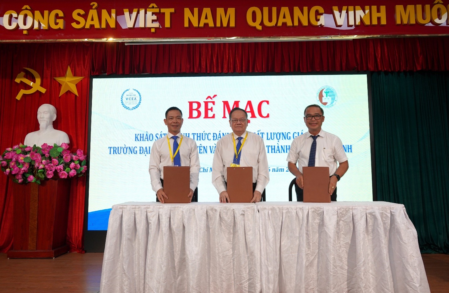  Bế mạc khảo sát chính thức đánh giá chất lượng cơ sở giáo dục  Trường Đại học Tài nguyên và Môi trường Thành phố Hồ Chí Minh 
